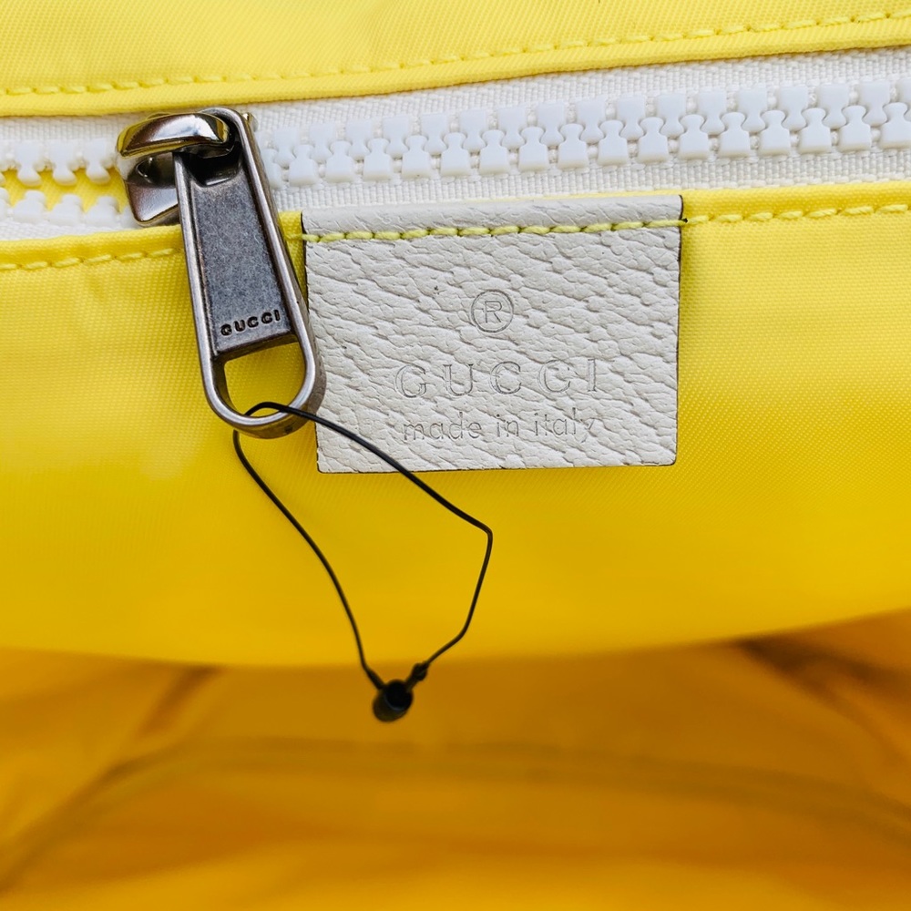 ✨NEW✨ GUCCI Yellow Medium Blind For Love Backpack - Picture 7 of 10
